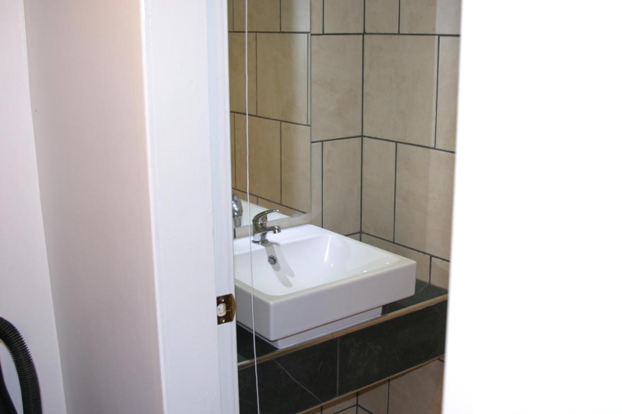Southbay Flats Flat 1 *